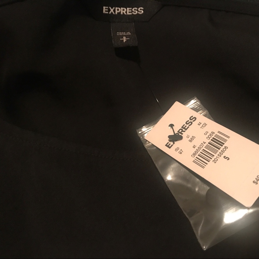 EXPRESS | Color Block Large Cuff Top - Picture 3 of 4
